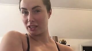 Big ass shaking twerk JOI homemade booty video with Paige Turnah HOT HOT HOT