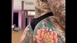 Sexy Tatood Asian girl on periscope