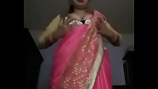 plz give me some more videos of this hot bhabhi