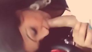 Turkish brunette Girl gives Blowjob in Car